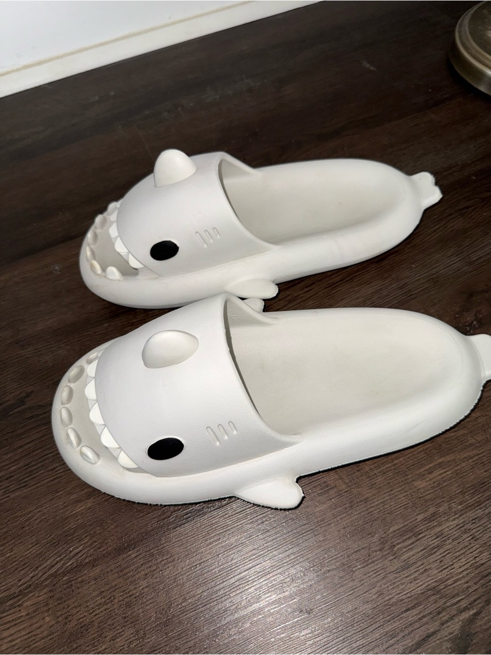 Shark Slide Sandals men’s 8.5-9